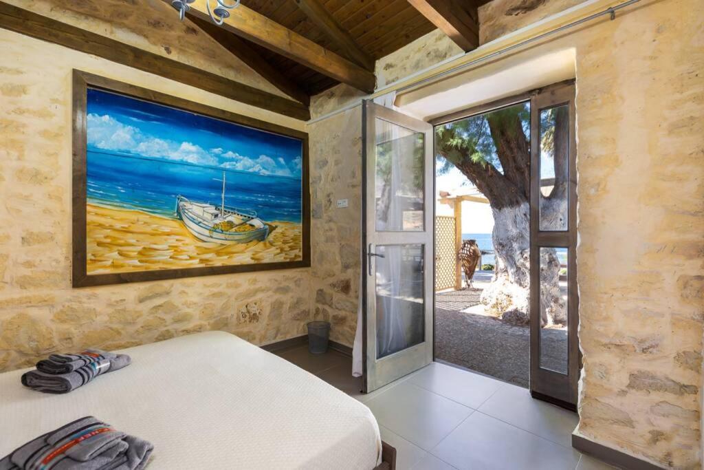 Villa Proto Helidoni - A Cozy Beachfront Villa Petres  Ngoại thất bức ảnh