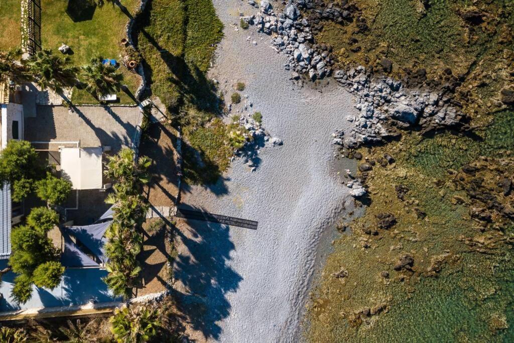 Villa Proto Helidoni - A Cozy Beachfront Villa Petres  Ngoại thất bức ảnh