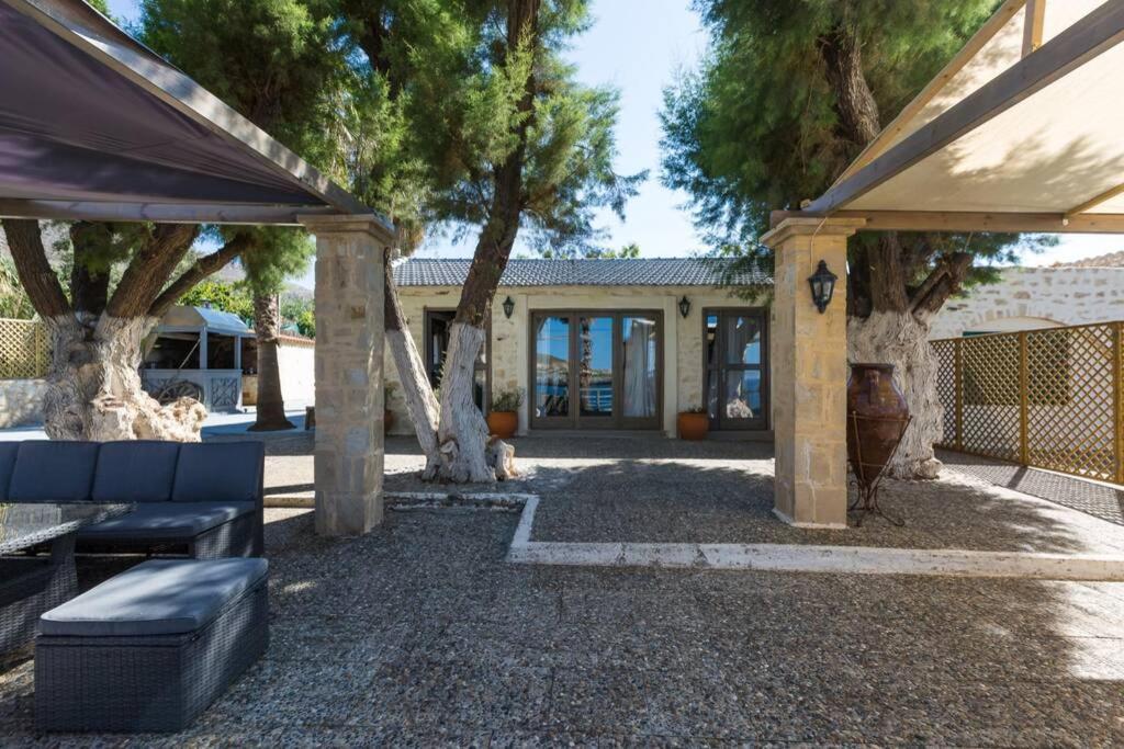 Villa Proto Helidoni - A Cozy Beachfront Villa Petres  Ngoại thất bức ảnh