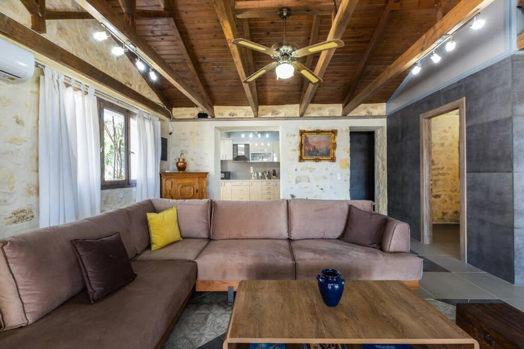 Villa Proto Helidoni - A Cozy Beachfront Villa Petres  Ngoại thất bức ảnh