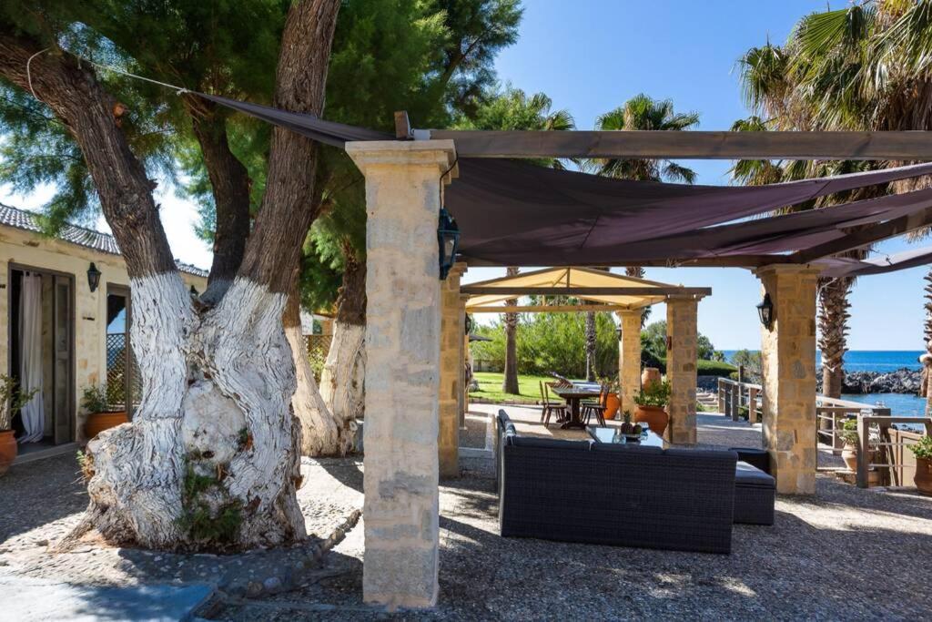 Villa Proto Helidoni - A Cozy Beachfront Villa Petres  Ngoại thất bức ảnh