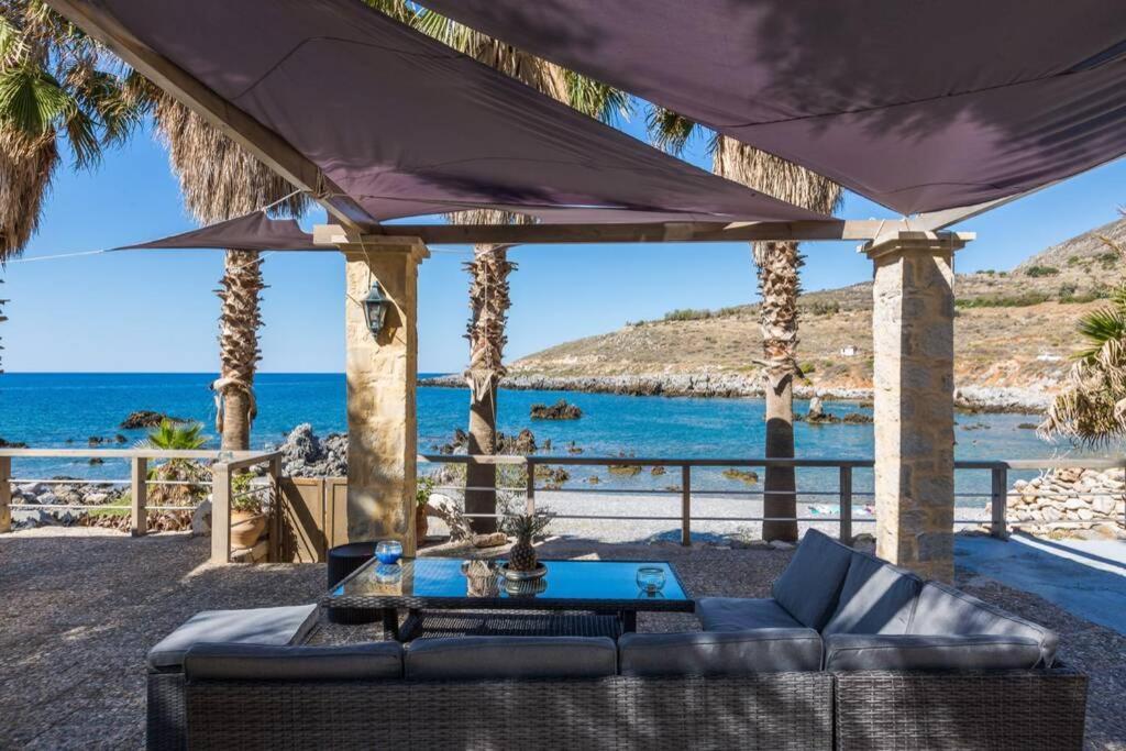 Villa Proto Helidoni - A Cozy Beachfront Villa Petres  Ngoại thất bức ảnh